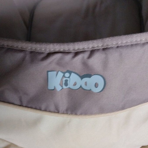 Πορτ-μπεμπέ Kiddo μεταχειρισμένο με πτυσσόμενη κουκούλα και λαβή
