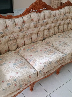 Living room furniture like new with sofa, 2 armchairs, 4 chairs and dining table