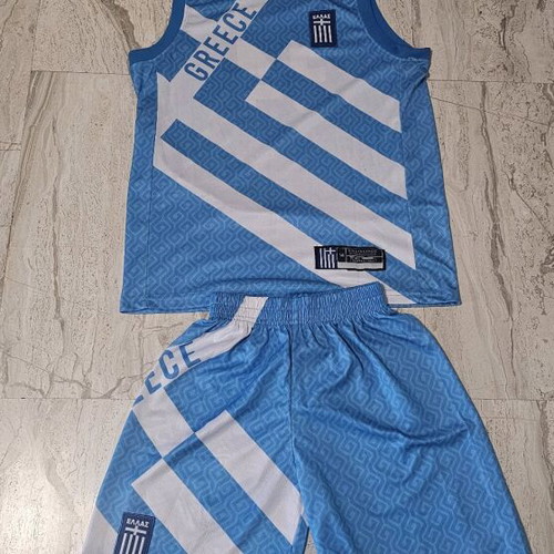 Greece basketball set like new