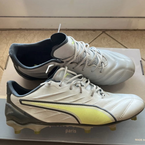 Puma King Pro football shoes like new, size 43, beige