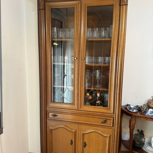 Classic wooden display cabinet like new, living room crystal cabinet