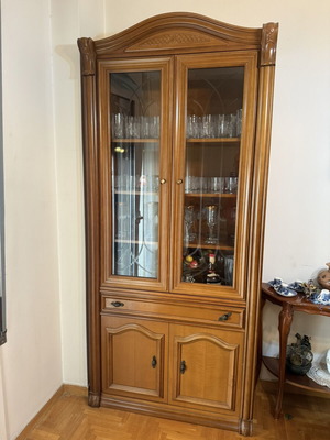 Classic wooden display cabinet like new, living room crystal cabinet