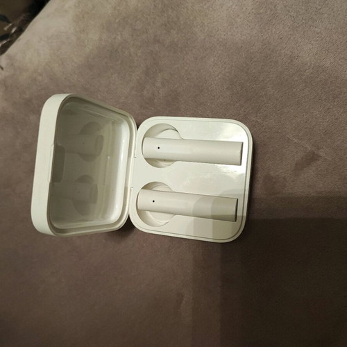 Xiaomi MI aTrue Wireless Earphone 2Basic earbuds like new