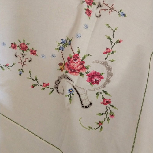 Tablecloth with embroidery and 12 napkins new, ecru color
