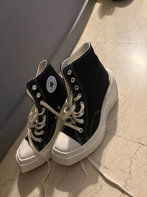 Converse athletic shoes new, size 37