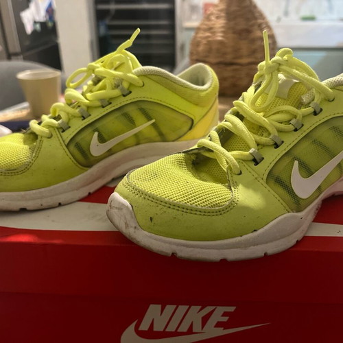 Nike running shoes used No37.5 green