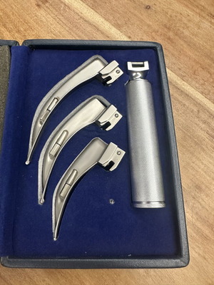 Sobytеk laryngoscope set with 3 Macintosh blades used