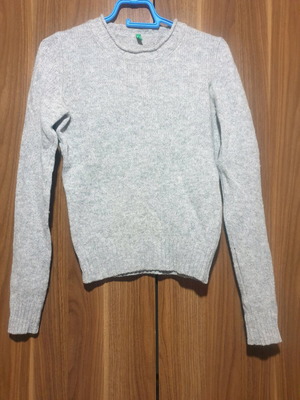 Πουλόβερ Benetton γκρι μεταχειρισμένο, φορεμένο σε πολύ καλή κατάσταση μέγεθος S