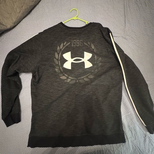 Under Armour μπλούζα XL σαν καινούργια, μαύρη και γκρι με στάμπα στην πλάτη