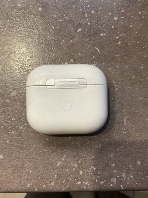 Treqa white wireless earbud case