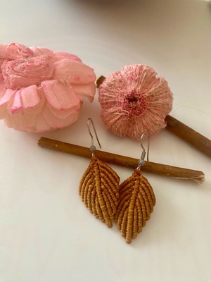Macrame earrings leaf-shaped made to order