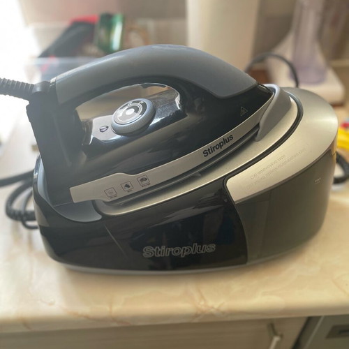 Stiroplus sp1016 steam iron like new with boiler