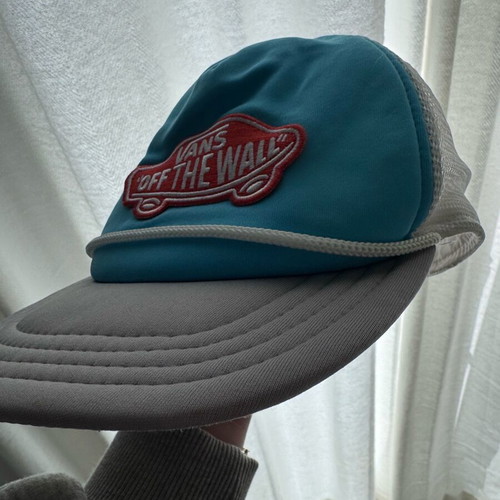 Vans trucker hat like new, turquoise with gray and white