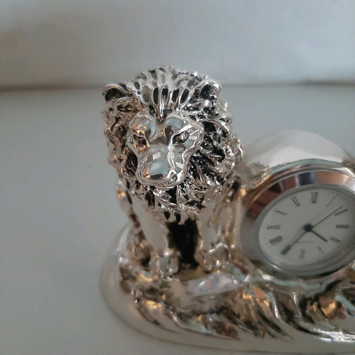 Italian silver-plated table clock like new, analog