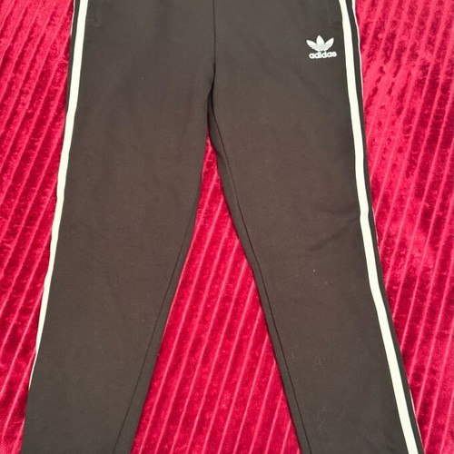Adidas Originals 3-Stripes kids sweatpants new, size 164 cm