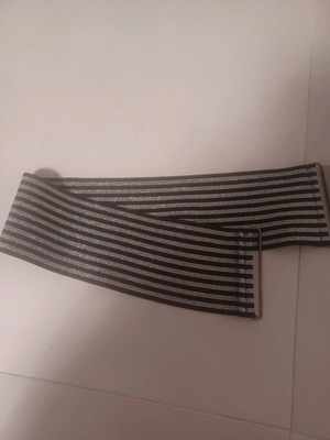 Elastic belt like new, black with silver details, size 75