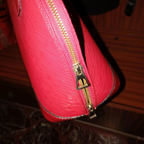 Mathew Cox red handbag like new