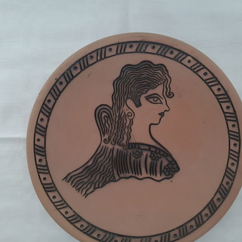 Ceramic plate with Minoan Parisienne design, like new, 19.5cm