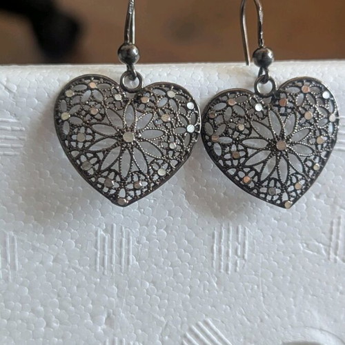 Loisir heart earrings made of oxidized silver new