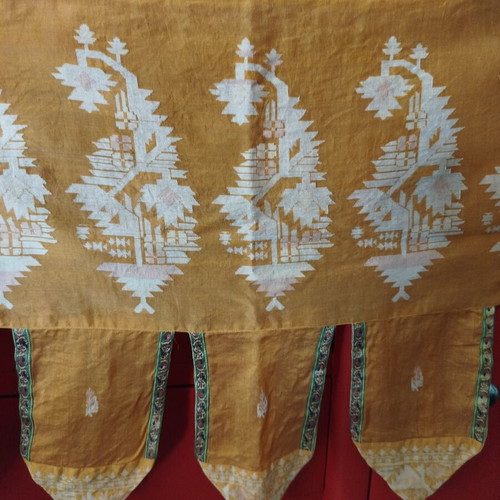 Indian woven bed valance like new, cotton, Jamdani technique