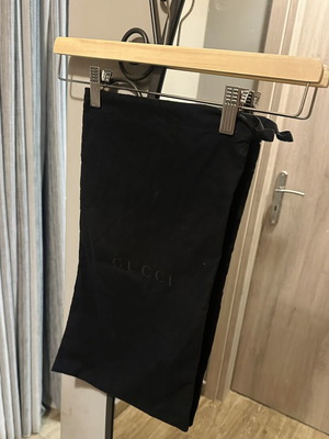 Υφασμάτινη θήκη Gucci σαν καινούργιο, μαύρη βελούδινη