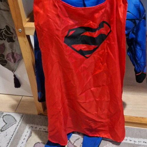 Superman costume like new with abdominal padding
