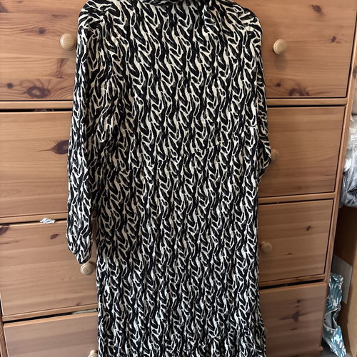 Primark dress size M like new, black and white