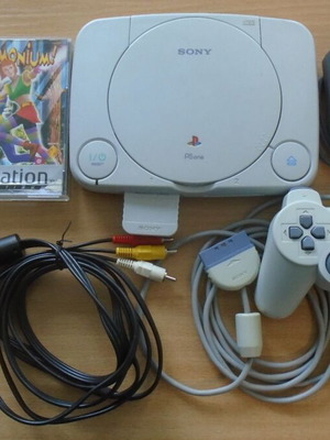 Sony PlayStation ONE SCPH-102 PAL like new with Pandemonium Platinum game