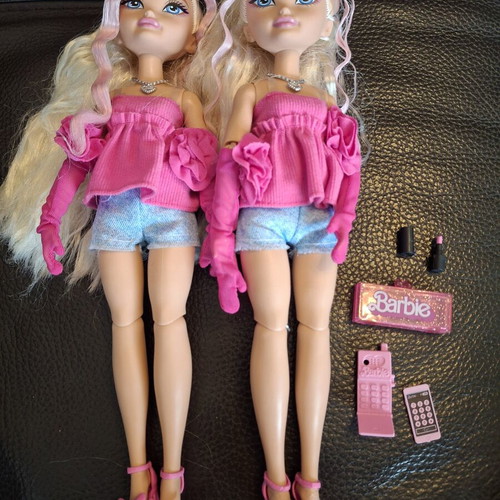 Barbie Malibu Dream Besties set of two like new with accessories