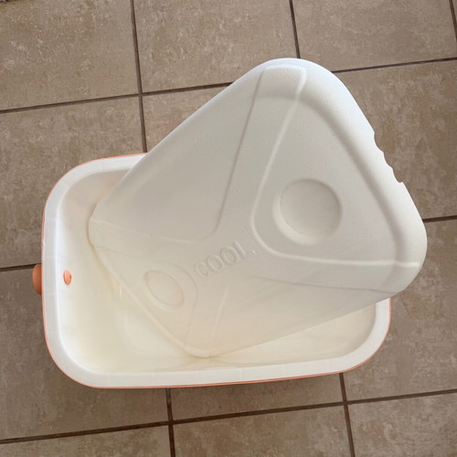 Cooler box 20lt new, spacious beach fridge 47x31x27cm
