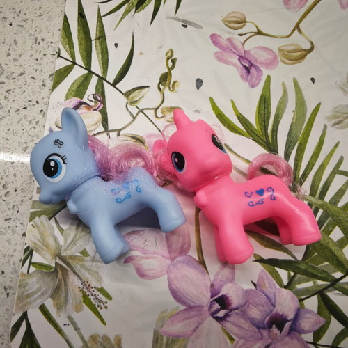 Pony figures new, only box, height 1.60