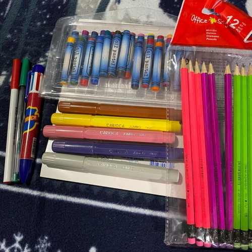 Markers and crayons like new with unused pencils