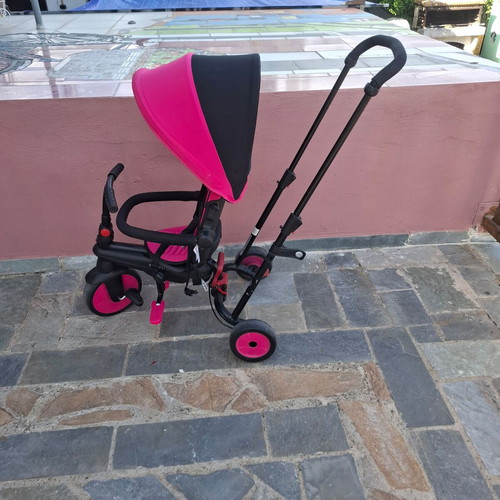 SmarTrike children's tricycle like new with canopy and safety features