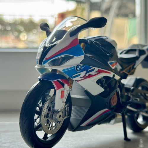 BMW S1000 RR miniature like new with rear suspension