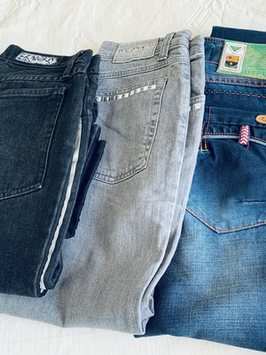 Lot of 3 women's jeans size Medium like new