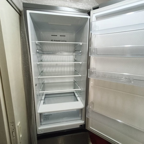 Refrigerator like new, used 4 months