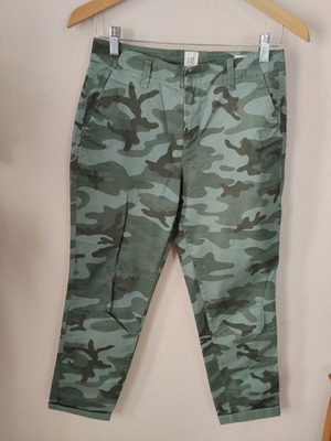 GAP Girlfriend Chino Pants camouflage, like new, size S