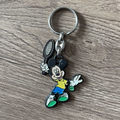Metal keychain with Mickey color