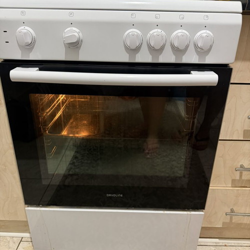 Davoline kitchen stove with ceramic hob like new