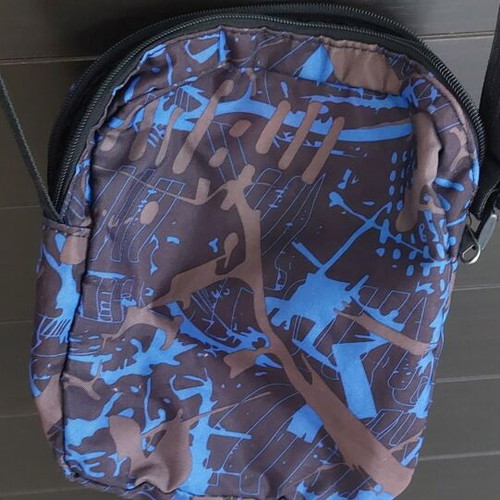 Huggy Wuggy Cross Body Bag like new, kids