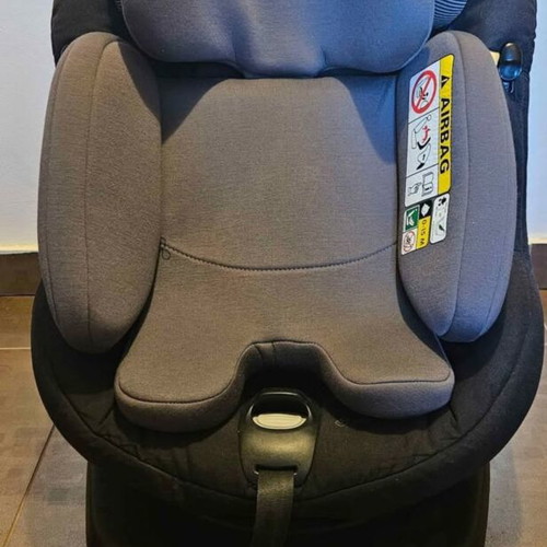 Maxi Cosi Axissfix Plus car seat used 0-18 kg with 360° rotation