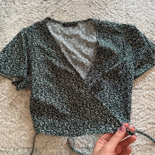 Shein green wrap top like new, size S