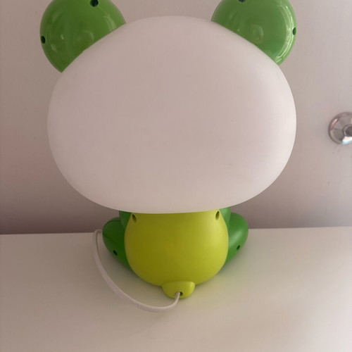 Children's decorative frog lamp like new, green plastic