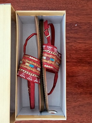 Boho sandals GOGO Shoes size 40 like new, multicolor red