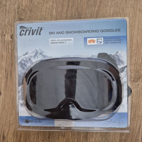 Ski and snowboard goggles like new