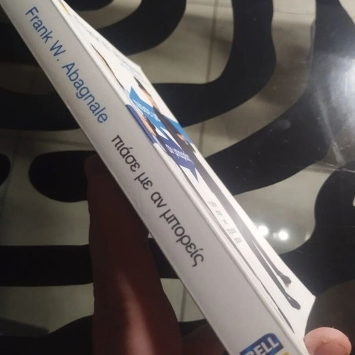 Catch Me If You Can Greek edition softcover book like new