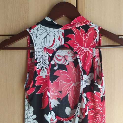 Madlen Atene fitted dress with cut-out back, black and red