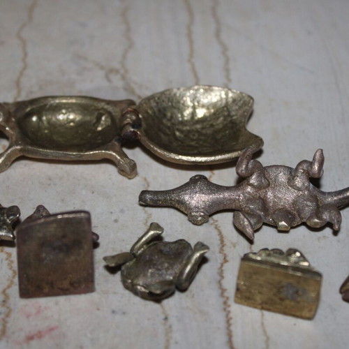 African metal precision scale weights, turtle 5.5x4 cm, 1980