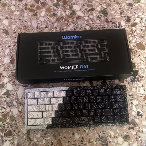 Womier Q61 60% wireless keyboard like new with 50+ RGB combinations