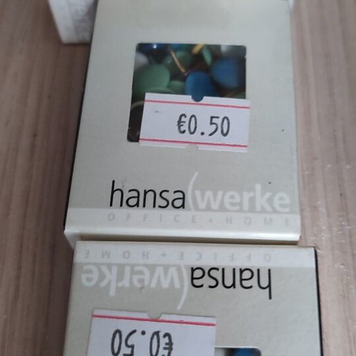 Hansa Colored Push Pins New with Plastic Head Coating